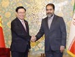 越南国会主席王廷惠会见伊斯法罕省省长莫尔塔扎维