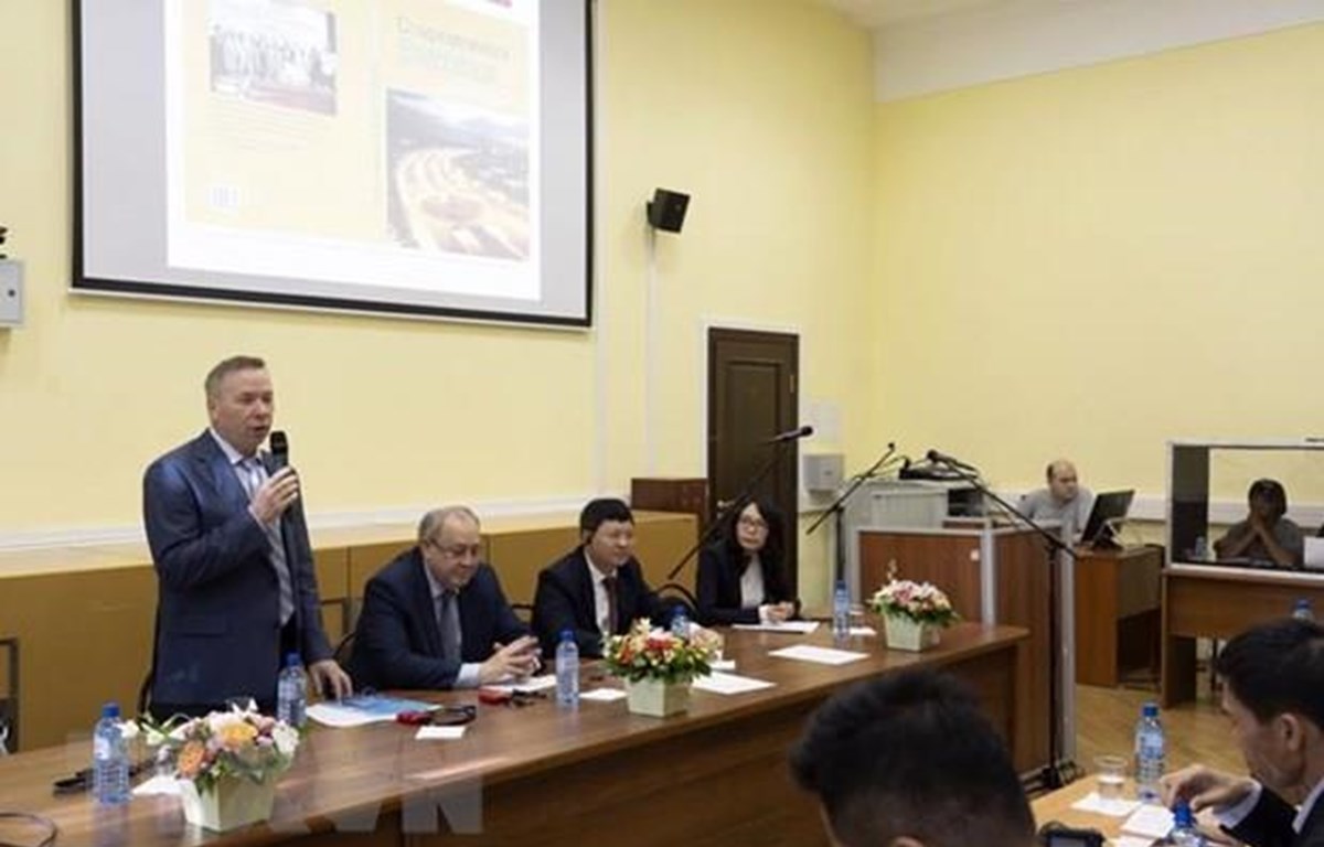 “胡志明思想与事业”研讨会在俄罗斯举行
