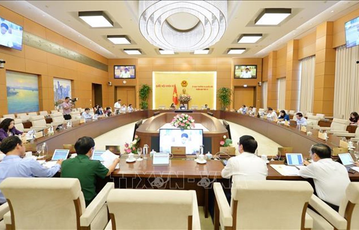 越南国会常委会第37次会议落幕