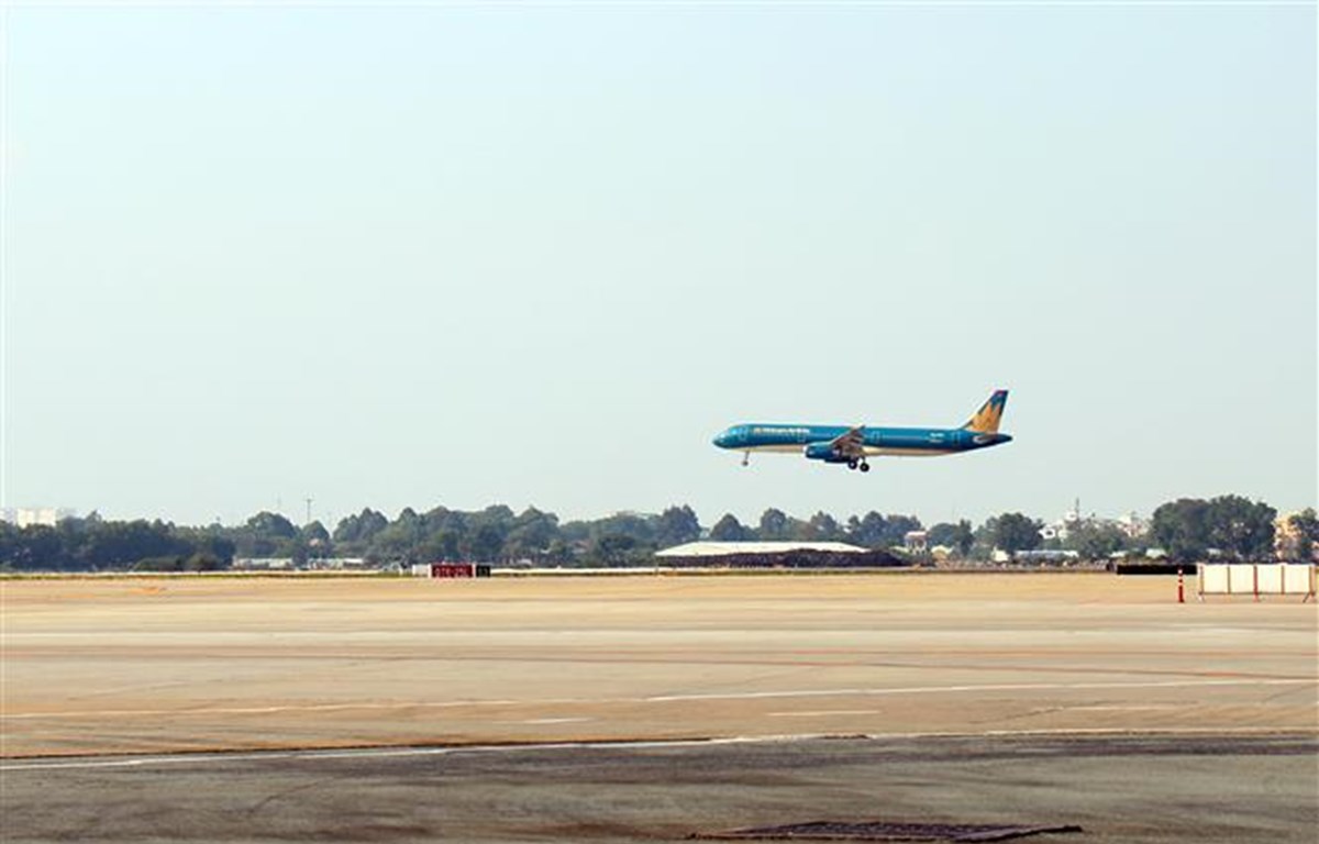 2021年1月10日15时5分在新山一国际机场25R/07L 跑道降落的第一个航班