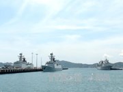 中国海军湘潭舰、舟山舰、巢湖舰编队访问越南（组图）