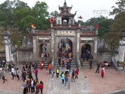 越南各大传统庙会纷纷开庙  喜迎游客贺新春