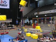 越南参加国际9-12年级中学生机器人对战赛
