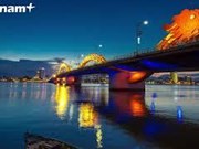 岘港市龙桥喷火形象背后的巨大渴望