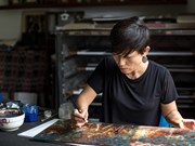  组图：热爱越南磨漆画的日本画家安藤纱子