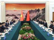 越南国会主席王廷惠会见中国全国政协主席王沪宁
