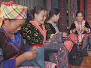 传统服饰手工技艺让民族文化在指尖传承