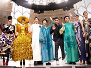 组图：越南时装秀在世博会上亮相