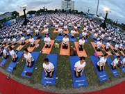 1200人参加岘港市集体瑜伽表演（组图）