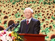 组图：越南党、国家领导隆重举行集会  纪念建党90周年