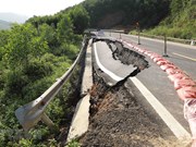 组图：广平省公路交通因暴雨洪水损毁严重