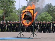 组图：特警力量—维护越南国家秩序安全的‘钢盾’