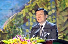 张晋创主席：抓住机遇克服挑战全面革新把越南建设成为现代化的工业国家