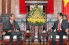 越南国家主席张晋创会见老挝国家主席办公室主任