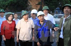 阮春福副总理：绝不让受灾群众受饥挨饿和染上疾病