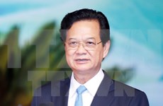 阮晋勇总理启程出访马来西亚和出席新加坡独立50周年庆典