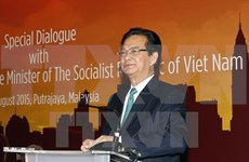 阮晋勇总理会见旅居马来西亚越南人社群