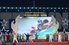越南各地举行多项活动 庆祝人民公安传统日70周年
