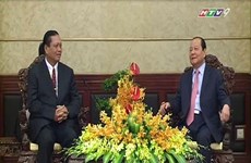 胡志明市领导人会见老挝占巴塞省高级代表团