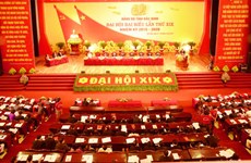 苏辉若同志出席越共北宁省第十九次代表大会