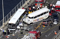 美国西雅图旅游车相撞:4名越南留学生受伤