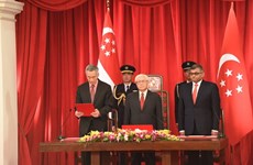 新加坡政府新内阁宣誓就职