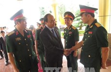 越南政府副总理阮春福莅临第四军区司令部考察指导工作