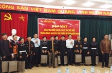 越南国会民族委员会会见广宁省威信模范者代表团