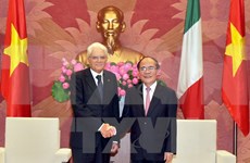 越南国会主席阮生雄会见意大利总统塞尔焦•马塔雷拉