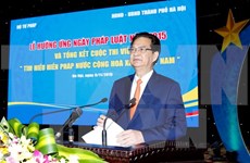 越南政府总理阮晋勇出席响应2015年《越南法律日》活动