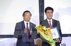 越南外贸股份商业银行荣获“2015年最佳零售银行奖”