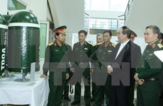 越南祖国阵线中央委员会主席阮善仁探访军事科学与技术研究院