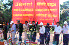 越南嘉莱省与柬埔寨腊塔纳基里省配合建设30号界碑