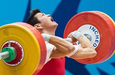 2015年世界举重锦标赛：越南选手石金俊摘铜