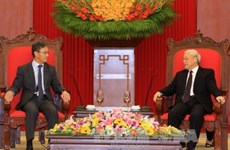 越共中央总书记阮富仲会见老挝新任驻越南大使