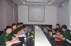 越南通信联络大学领导与印度驻越国防武官举行工作会议