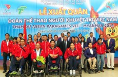 越南残疾人体育代表团出征新加坡参加第8届东盟残疾人运动会