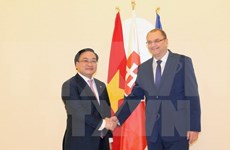 越南政府副总理黄忠海对斯洛伐克进行正式访问