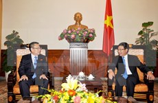 越南政府副总理兼外交部长范平明会见朝鲜新任驻越大使