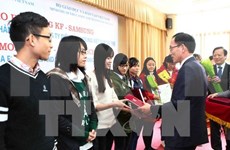 300多名越南优秀贫困学生荣获KF-Samsung助学金