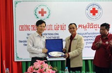 越南得农省和柬埔寨蒙多基里省红十字会进行经验交流
