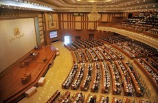 缅甸新任民族院议长宣誓就职