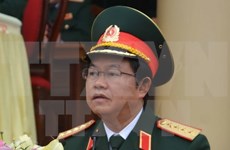 越南人民军总参谋长杜伯巳大将与赴老出席ACDFIM-13的各国团长举行双边会晤