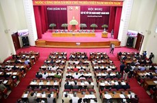 广宁省领导与400多家企业代表和商人举行会面交流