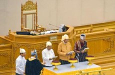 缅甸新总统吴廷觉正式宣誓就职