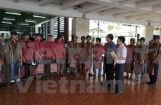 越南驻印尼大使馆继续把被印尼扣留的越南渔民送回国