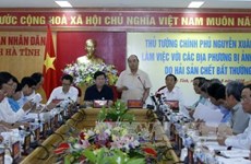 越南政府总理阮春福同出现海产大规模死亡事件的地方举行会议