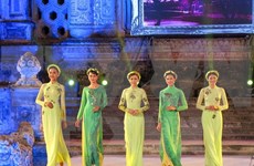 “传奇诞生地”的顺化长衣文化节聚集越南传统文化的精髓