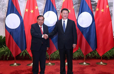 中国和老挝加强双边关系