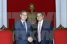 越共中央组织部部长范明正会见老挝新任驻越大使